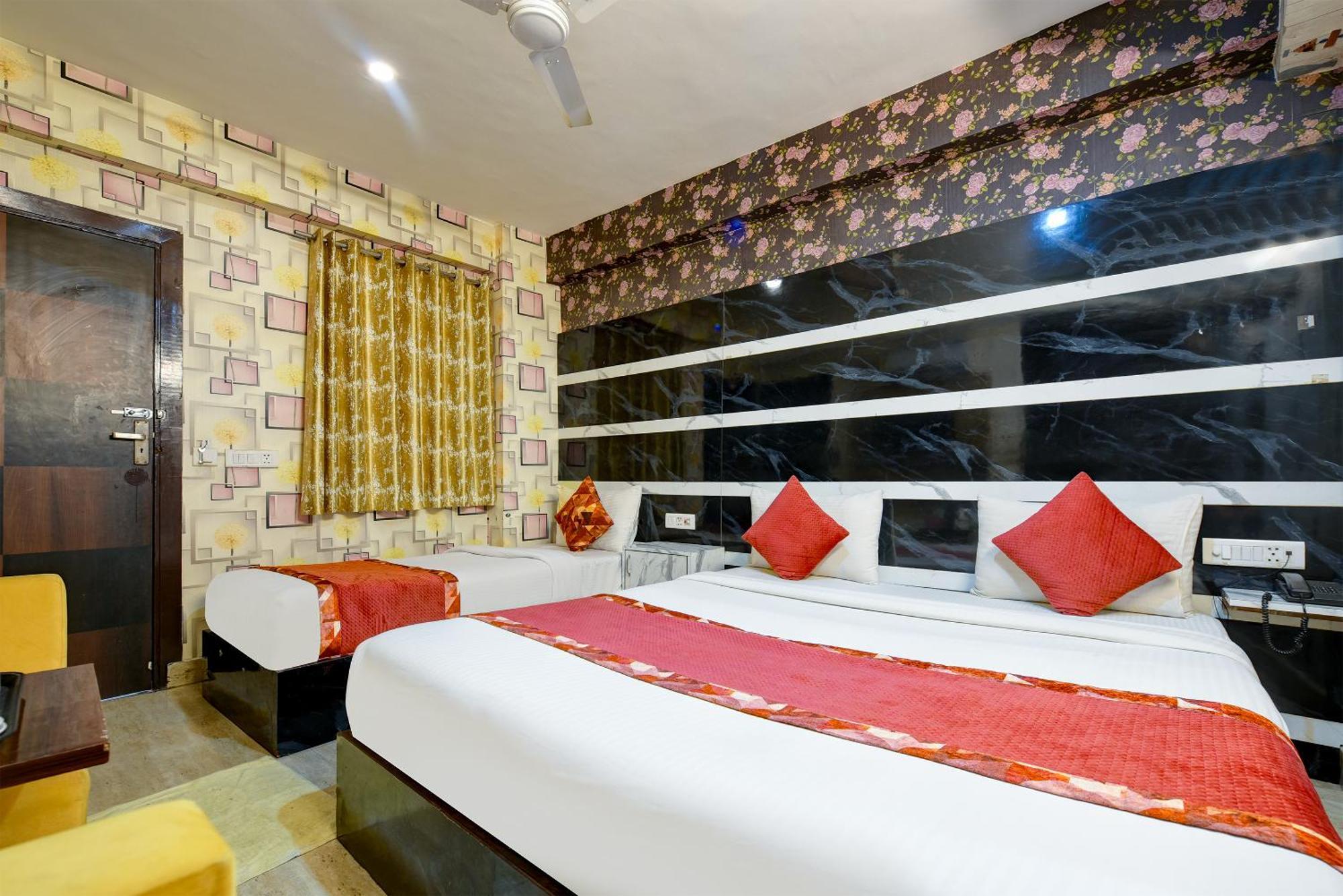 Hotel Sky View At Airport 3*
